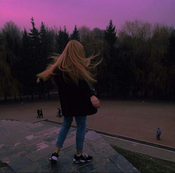 Фото на аву девушки не видно лица 